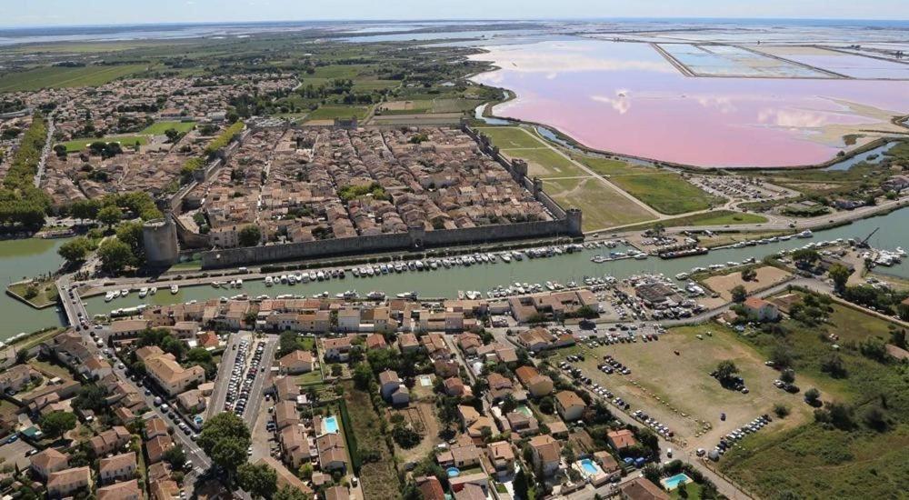 Superbe Appartement De Caractere Au Calme Aigues-Mortes Exteriér fotografie